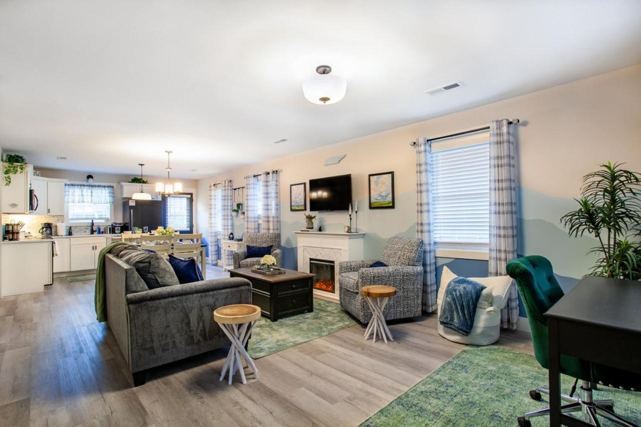 Blue Valley Inn - Hot Tub & Spacious Play Area! Knoxville Bagian luar foto