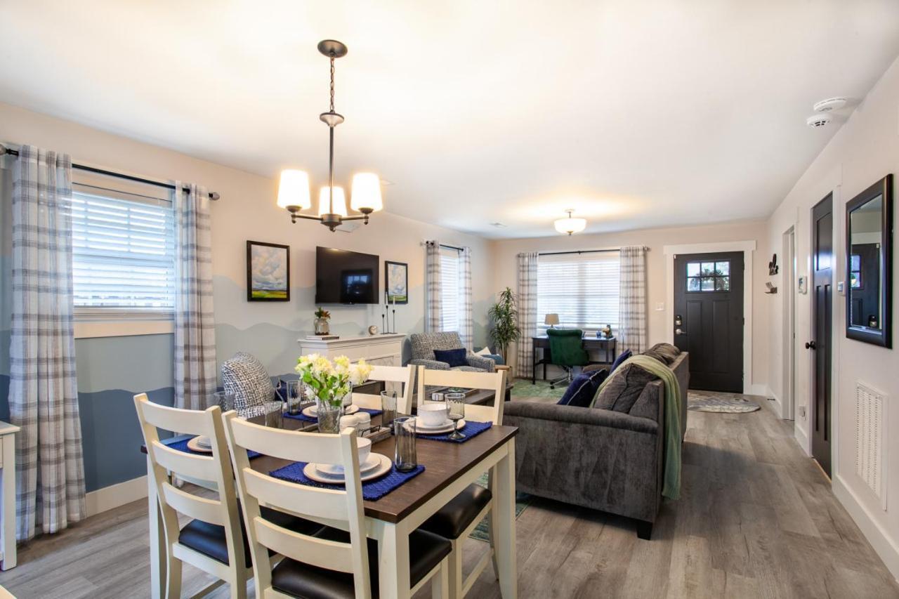 Blue Valley Inn - Hot Tub & Spacious Play Area! Knoxville Bagian luar foto