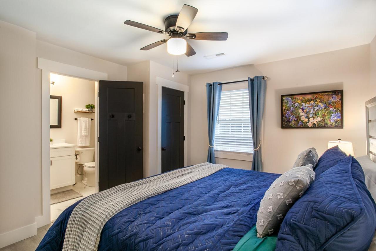 Blue Valley Inn - Hot Tub & Spacious Play Area! Knoxville Bagian luar foto