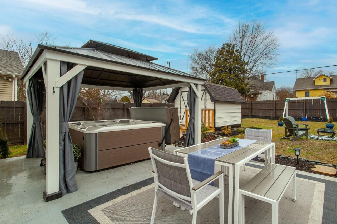 Blue Valley Inn - Hot Tub & Spacious Play Area! Knoxville Bagian luar foto
